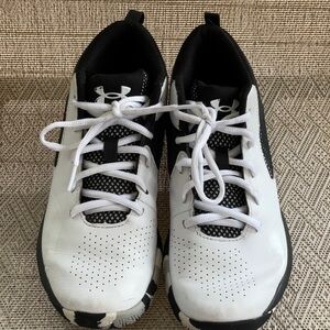 Under Armour Black and White Athletic Shoes Kid Size 5Y